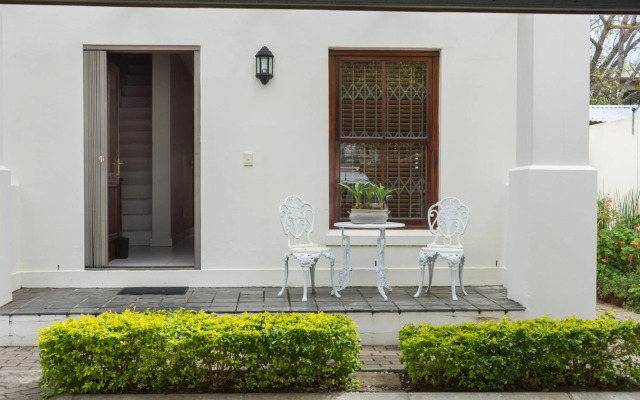 Avemore Mareba Court No 9- with backup power