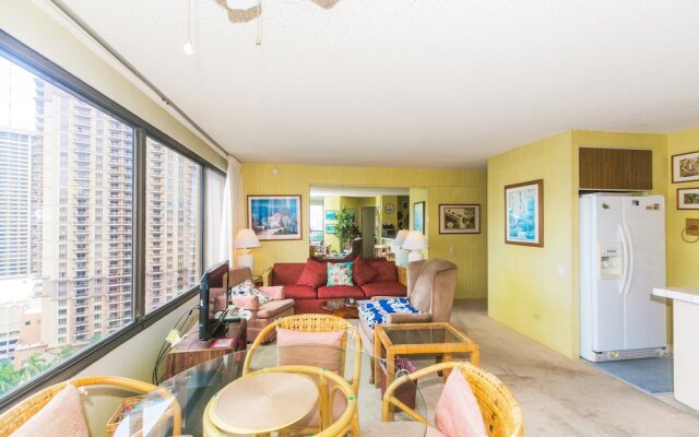 Spacious Condos with Private Balcony at Discovery Bay - Free Wifi, Near Beaches!