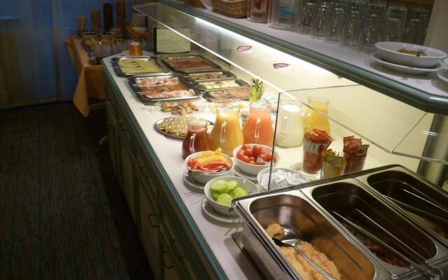 AVIA Hotel