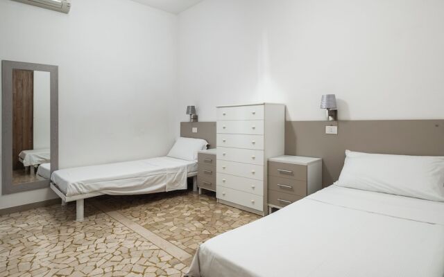 Piazza de' Calderini Apartment