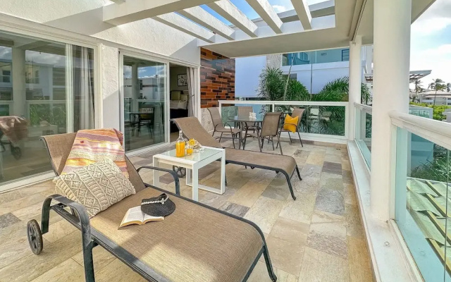 Gorgeous 1 BR PH Apartment w Jacuzzi