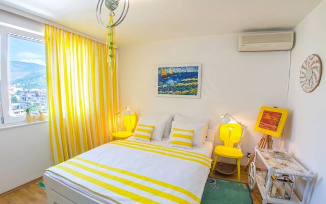 Yellow Lilly Mostar Apartment