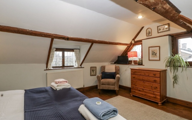 Magpie Cottage
