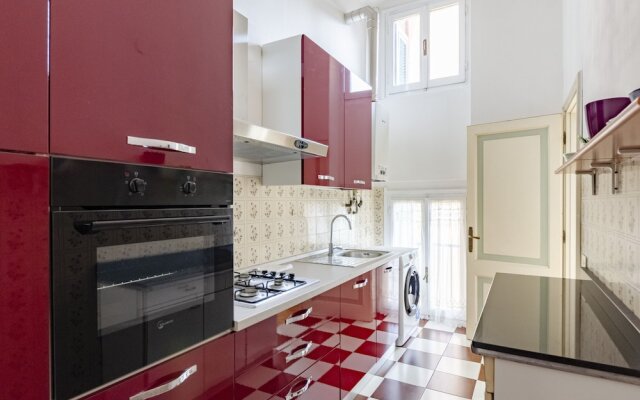 JOIVY Kiosk Opera House