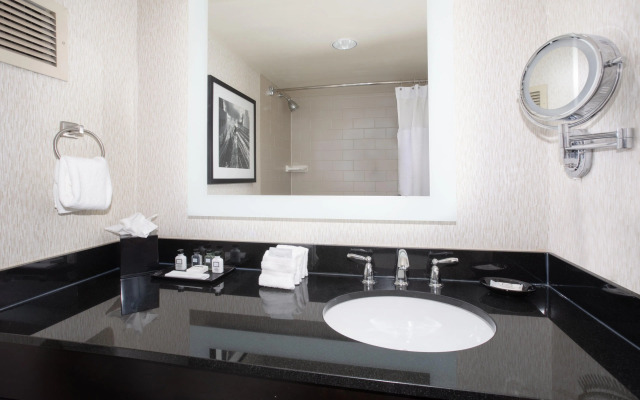 Crowne Plaza Kansas City Downtown by IHG