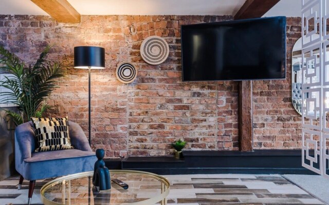 Host Apartments Mathew St Studio