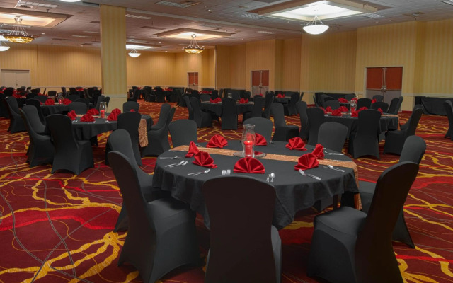 MCM Eleganté Hotel & Suites