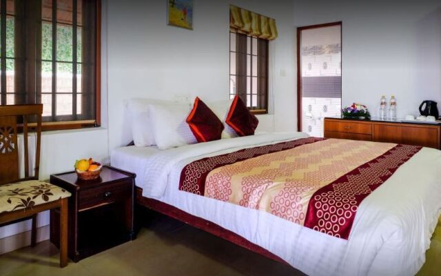 Saro Lake County Hotel