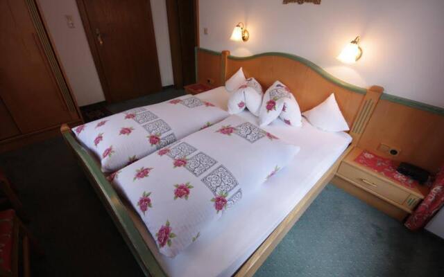 Apartment Und Ferienwohnung Waldruh Mayrhofen Im Zillertal