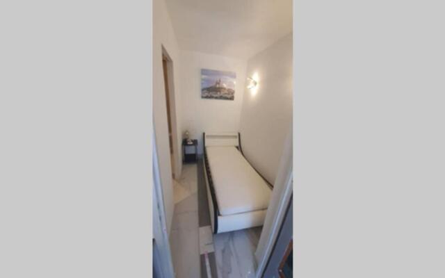 Studio Entre Vallee Colline Et Soleil Marseillais