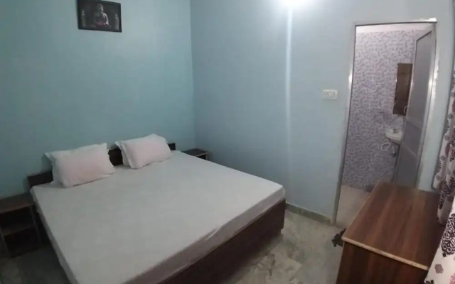 Goroomgo Mahamaya Guest House Varanasi