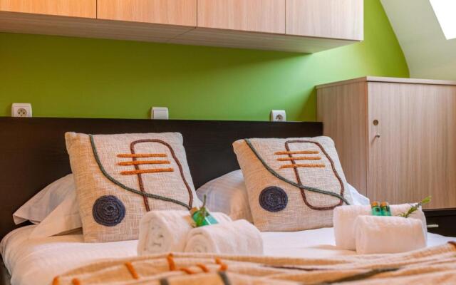 Cosy apartment with outside pool and balcony