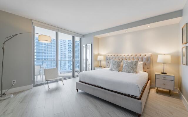 Oceanfront Luxury Hyde Beach Condo