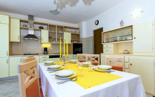 Holiday Home Oliveti