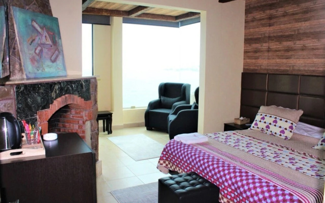 Aristo House Hotel