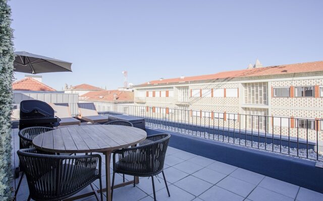 Liiiving-Modern & Glam Rooftop Apartment