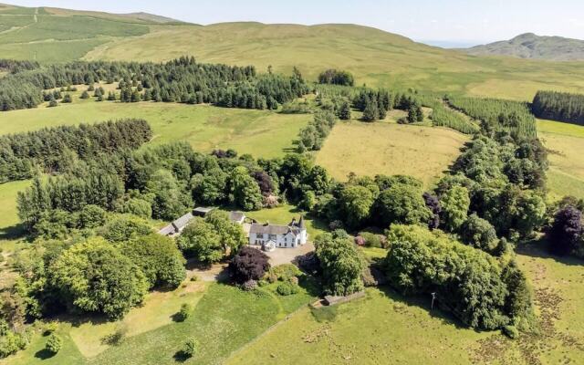 Charming 7-bed Estate House Near Gleneagles