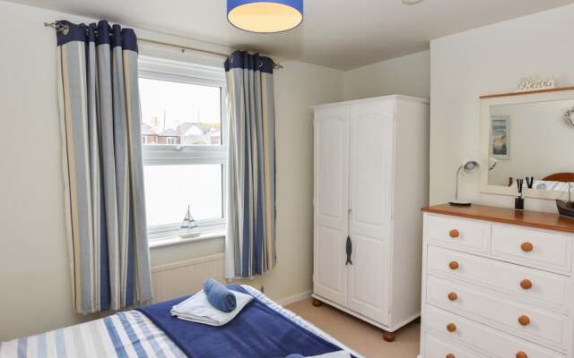 Boat House Located in the Sailing Mecca of Cowes