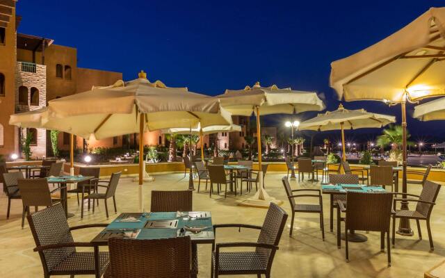 Byoum Lakeside Hotel