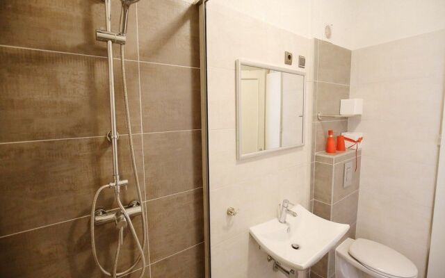 Feel Center Apartments.