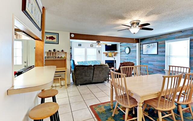 The Purple House - Four Bedroom Home