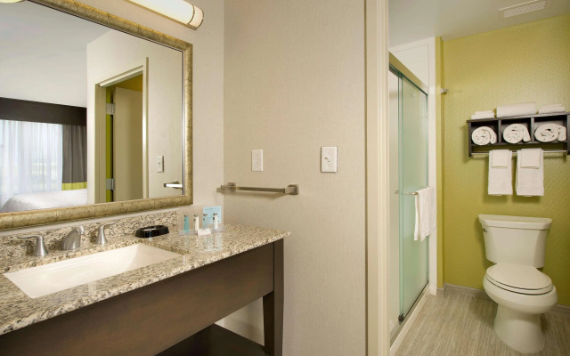 Hampton Inn & Suites Buffalo Airport