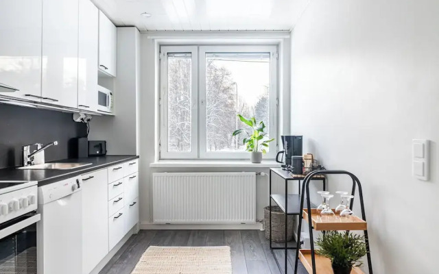 Bright 1BR Apartment next to the Beach