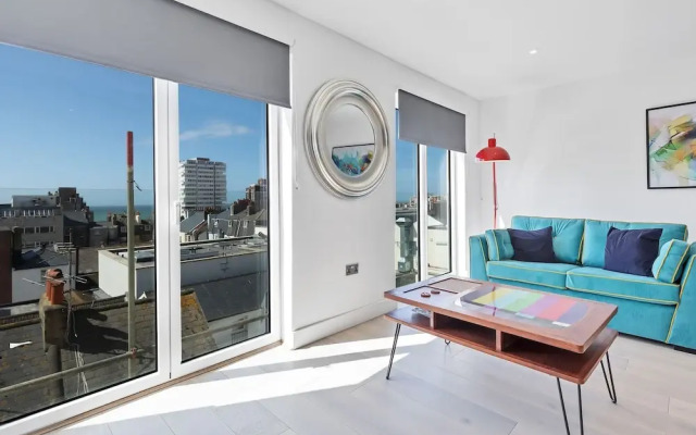 Right On : Bright On Apartment 1B | By My Getaways