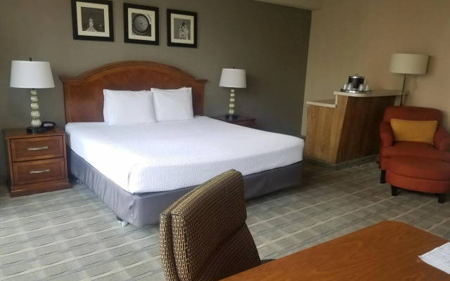 Inn At The Convention Center