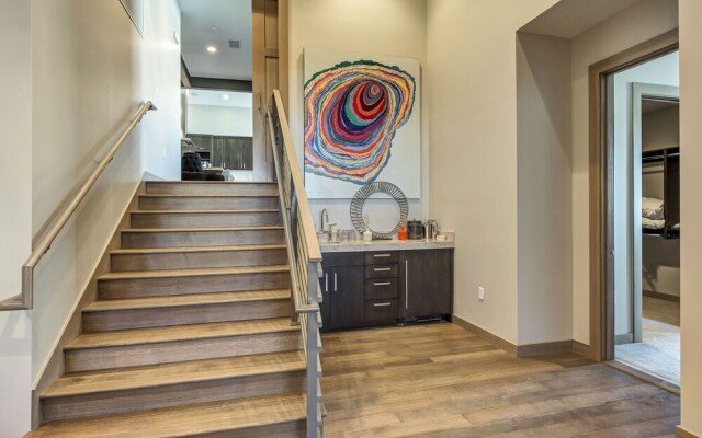 Four Bedroom Penthouse 4 Apartment Hotel by RedAwning