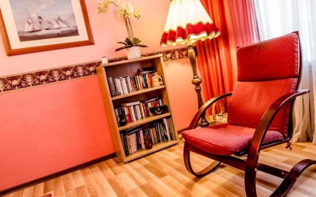Romeo Family Apartments