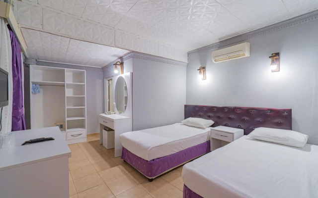 Sayanora Hotel & Park
