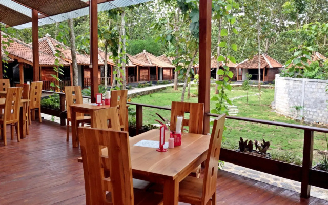 The Giant Frog - Cabins & Restaurant
