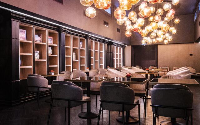 U-Visionary Roma Hotel
