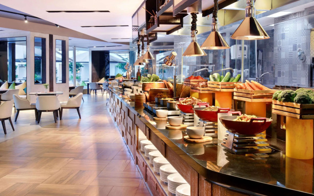 Grand Mercure Bali Seminyak Hotel