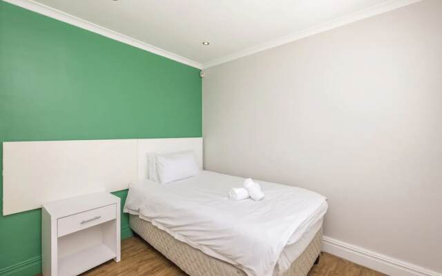 Contemporary 4 Bedroom Home