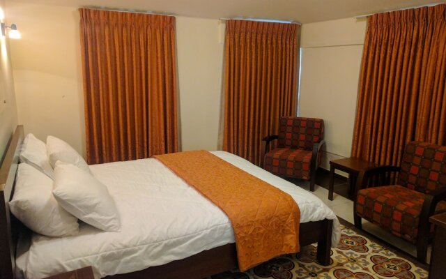 Alhambra Palace Hotel Suites & Resort