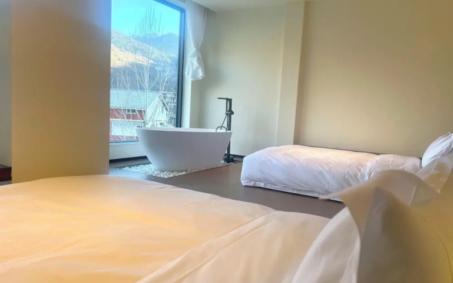 Harmony Zen Retreat in Jiuzhai Valley