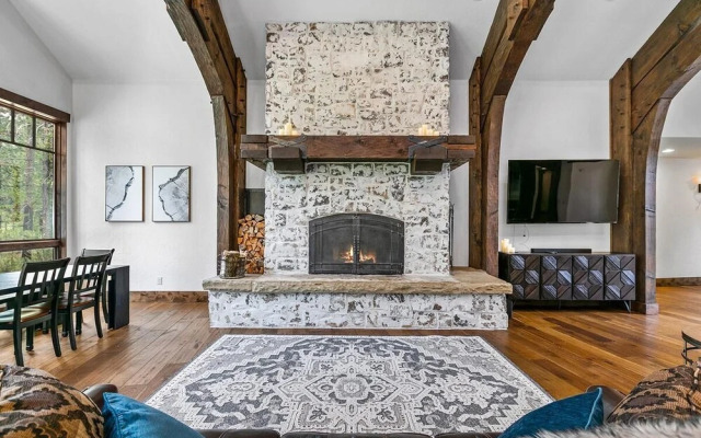 Sable Rock Manor