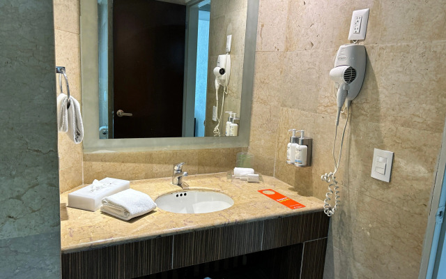 Holiday Inn Select - Guadalajara by IHG