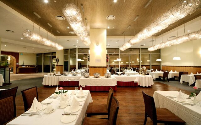 Orient Hotel & Resort