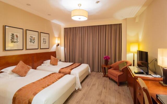 Broadway Mansions Hotel - On the Bund