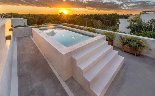 Great Located Spacious Loft W/amazing Rooftop Pool
