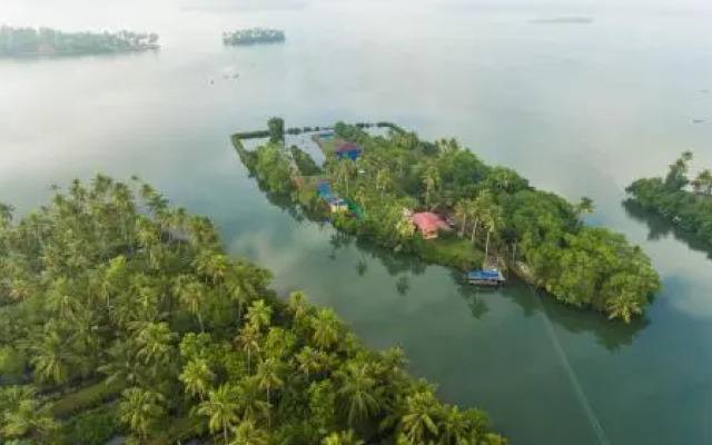 Munroe Eco Camp