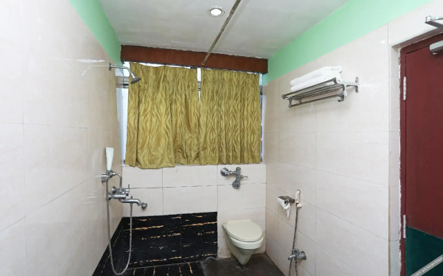 OYO 794 Hotel East Palace