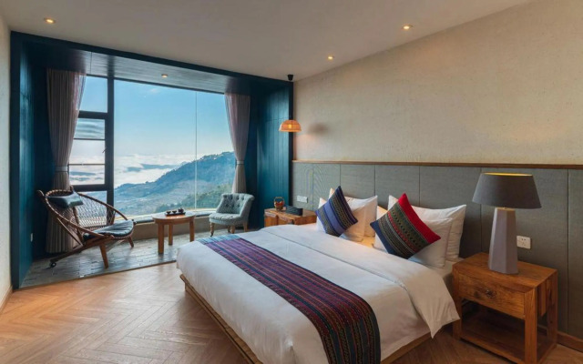 The Twelve Manor Terraces Lodge