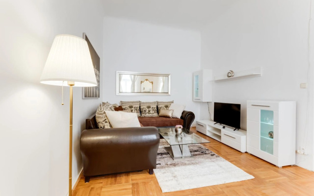 Old Town Royal Apartment With Giant Terrace