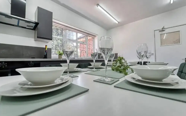 Host Stay Chester House Retreat