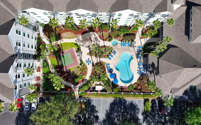 1BR Free Shuttle to Disney Parks