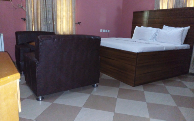 Richanthonio Suites